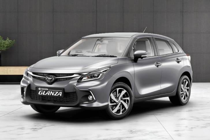 Toyota Glanza Color Enticing Silver
